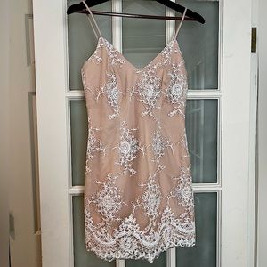 Lace Lulu’s dress NWT sz small